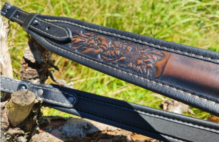 Kožený řemen na zbraň podšitý protiskluzovou gumou retro